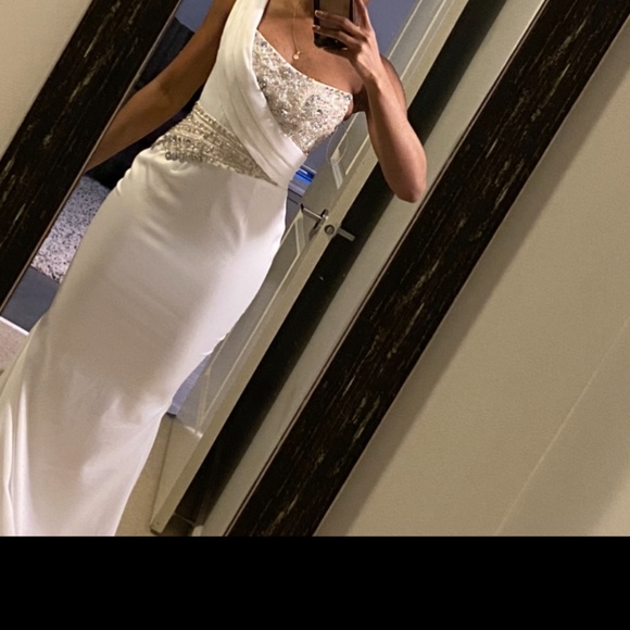 Fjolla Bridal - One shoulder Simple wedding dress - Picture 4 of 4